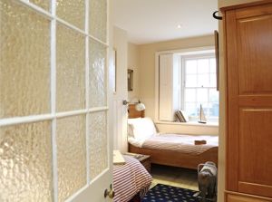 Bedroom- click for photo gallery